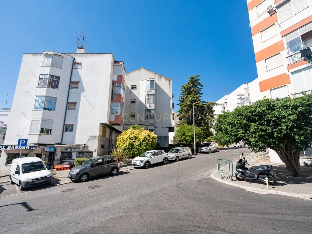 Apartamento T2 na Povoa de Santo Adrião com Excelente Localização e Conforto - Image 22