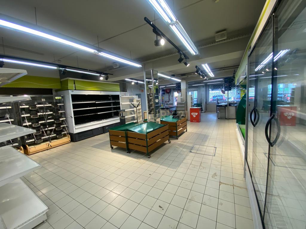 Arrendar loja em Almada - Image 2