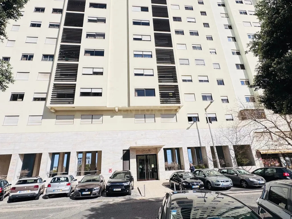 Espaçoso T3 em Loures - Ideal para a Sua Família! - Image 8
