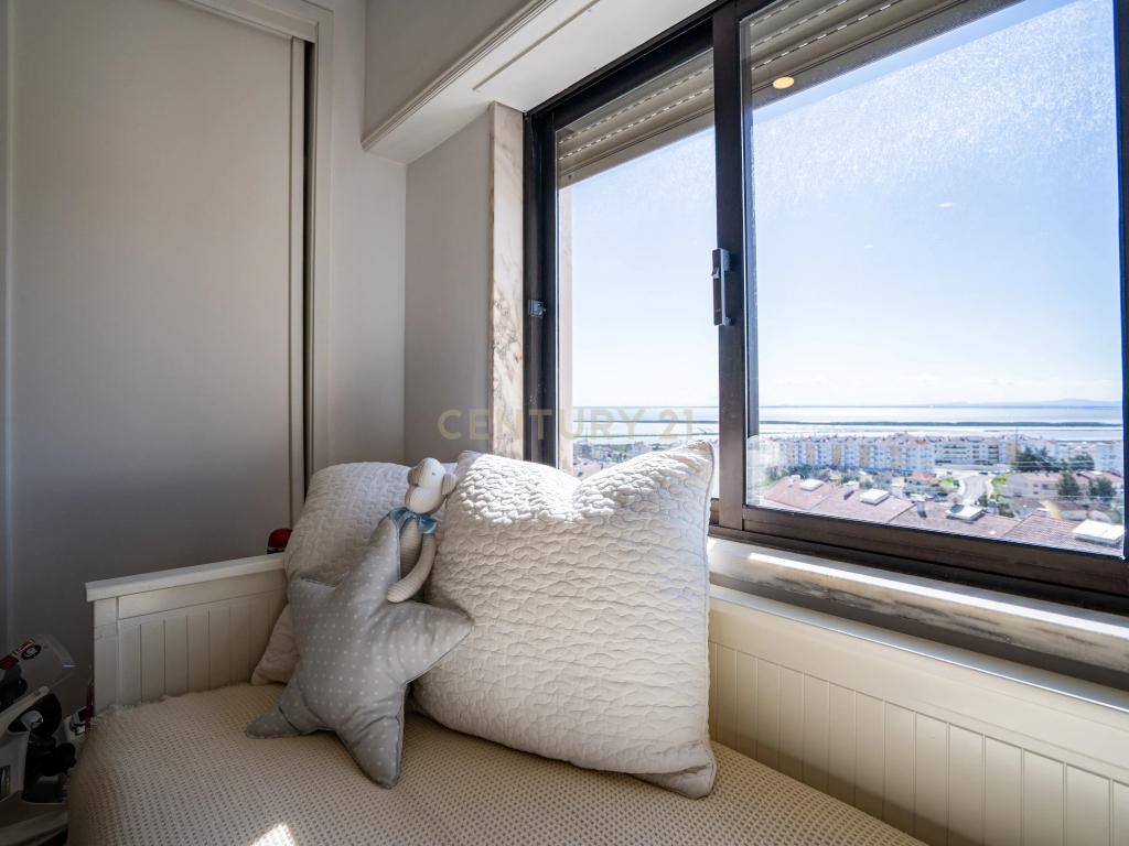 Apartamento T4 na Póvoa de Santa Iria - Oportunidade Única! - Image 36