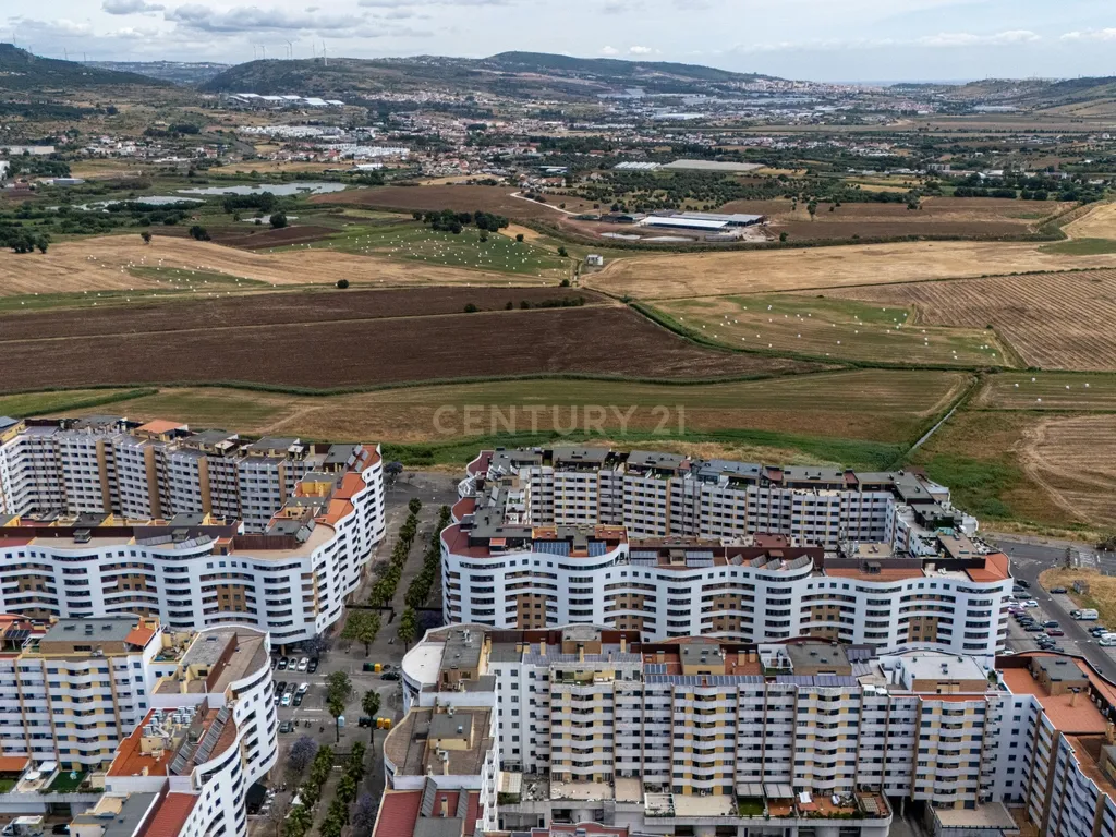 Duplex T4 nova construção com 2 terraços e Box (Infantado/Loures) - Image 46