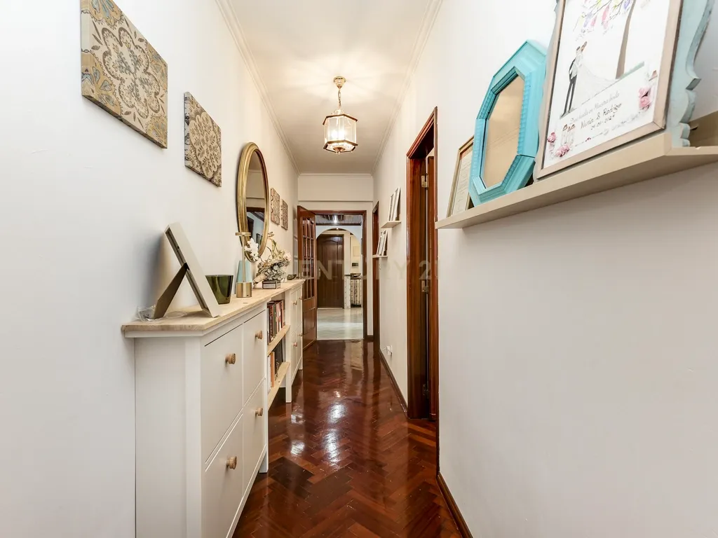 UMA CASA DE SONHO - T4 em Queluz - Image 15