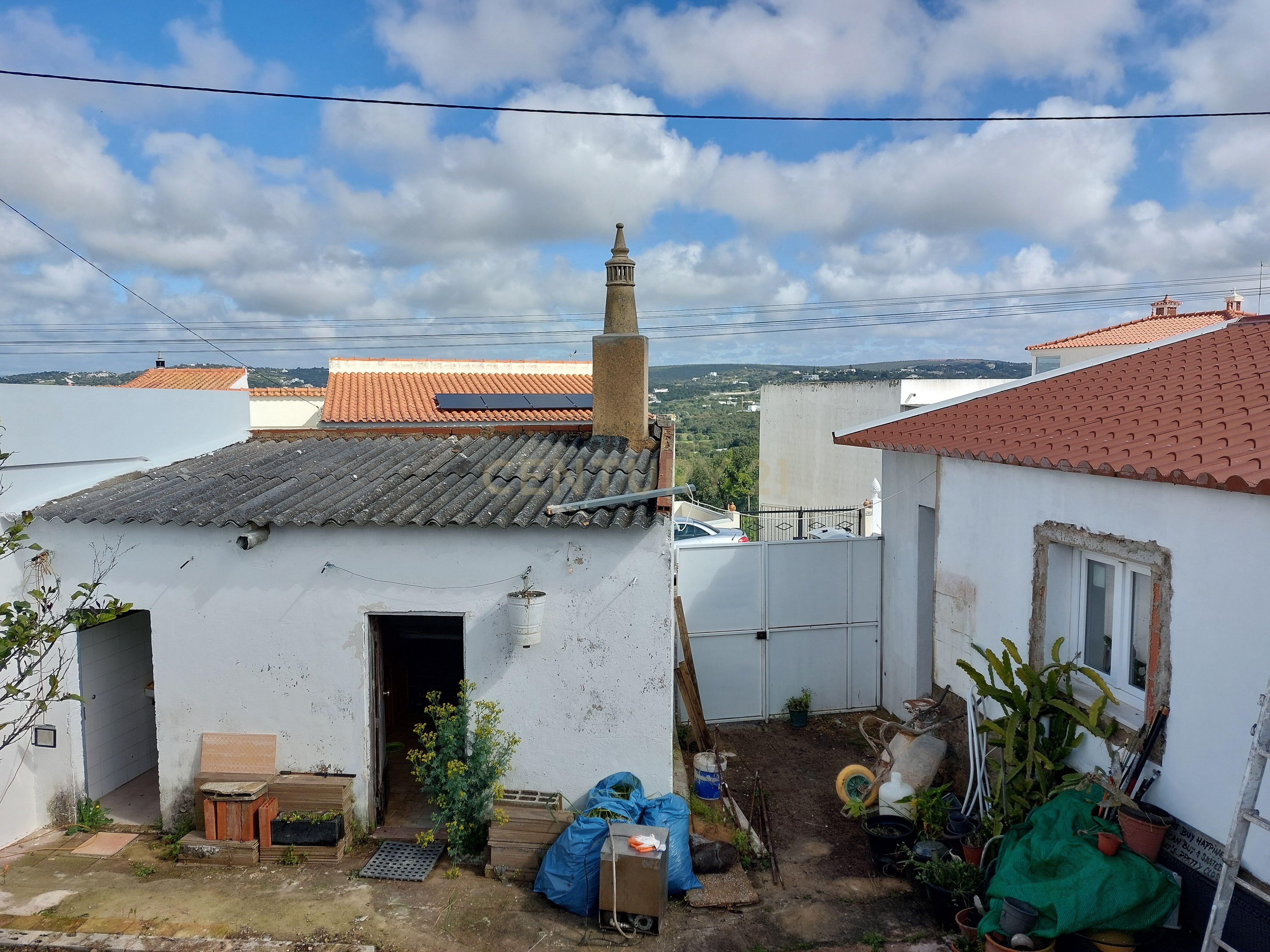 📍 LOULÉ | Moradia Térrea típica Algarvia para Recuperar - Image 31