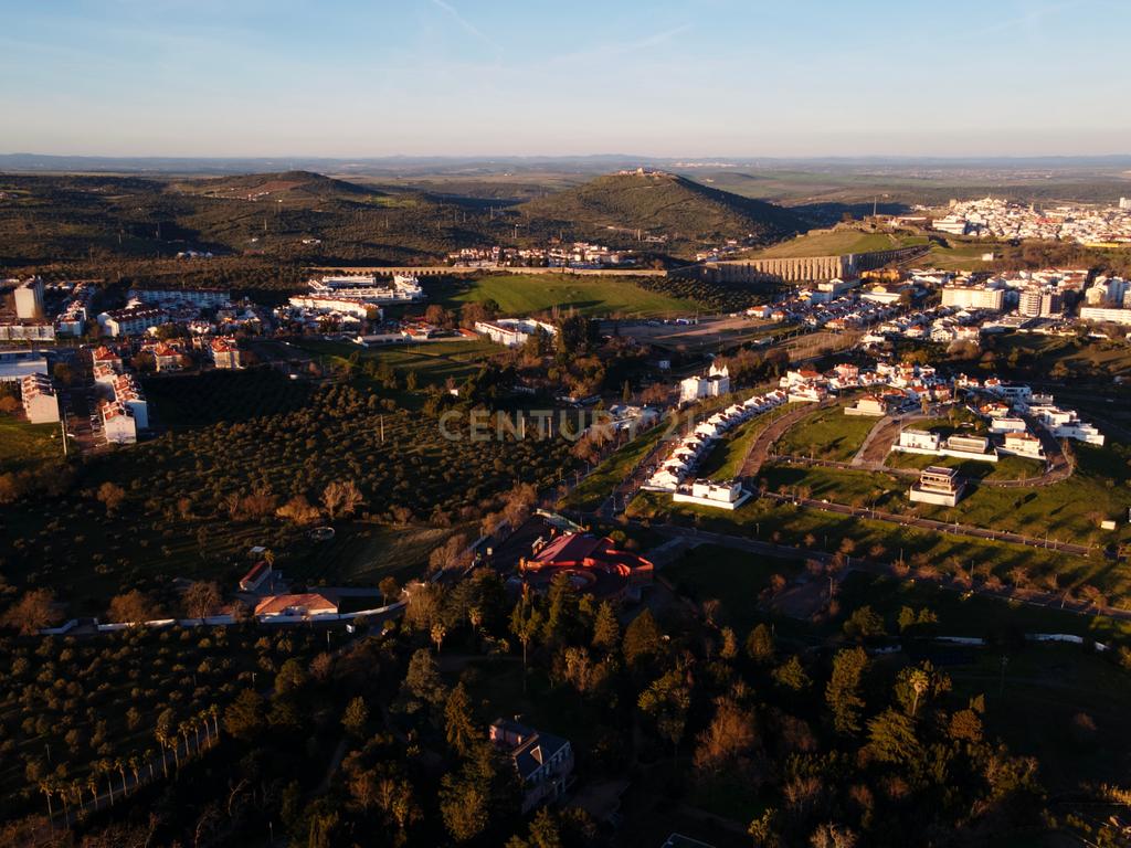Lote 500m2 para construção de moradia isolada em zona nobre da cidade de Elvas - Image 4