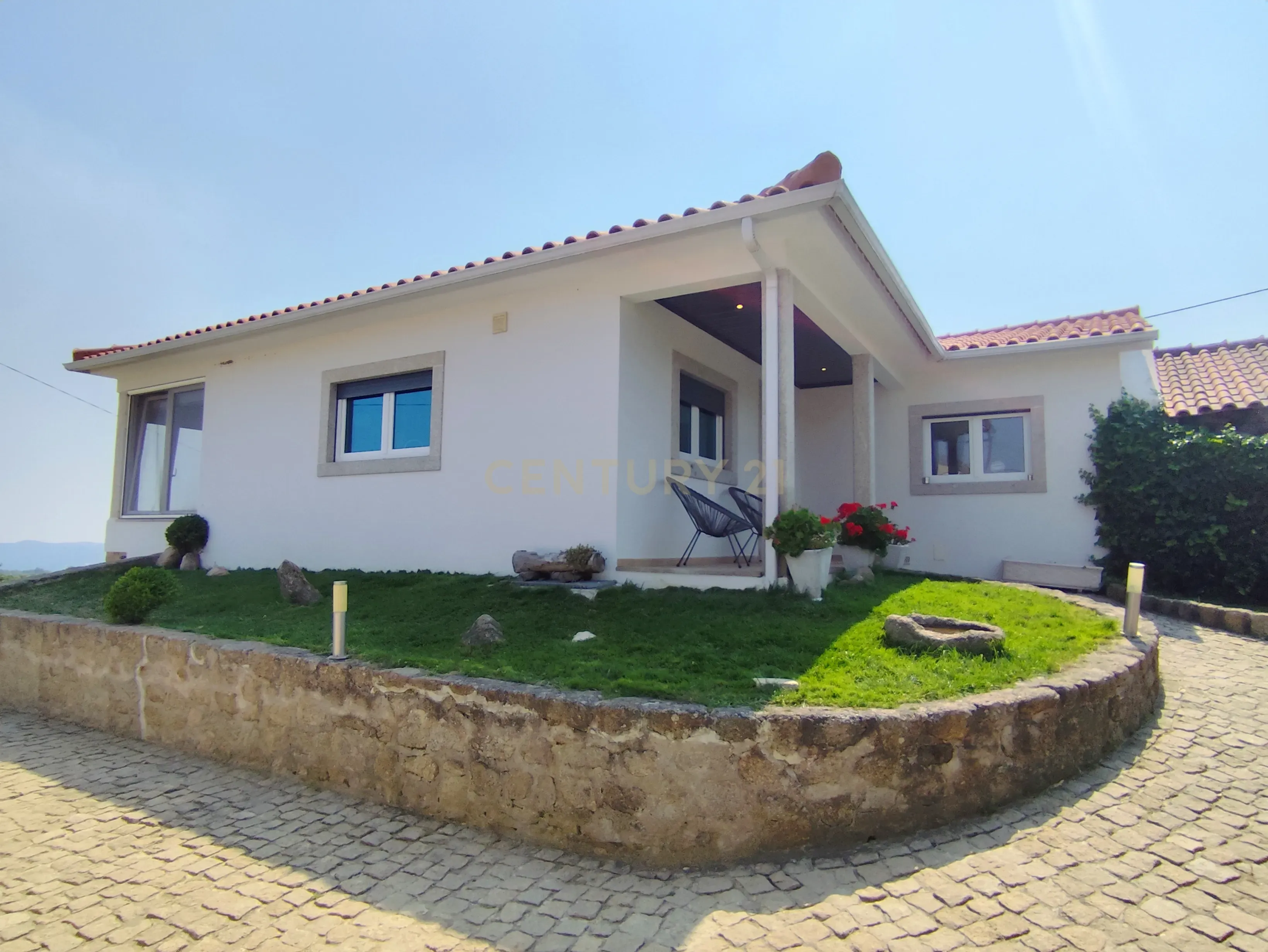 Fotografia 3 de Magnífica casa de campo com 4 quartos, garagem e jardim.