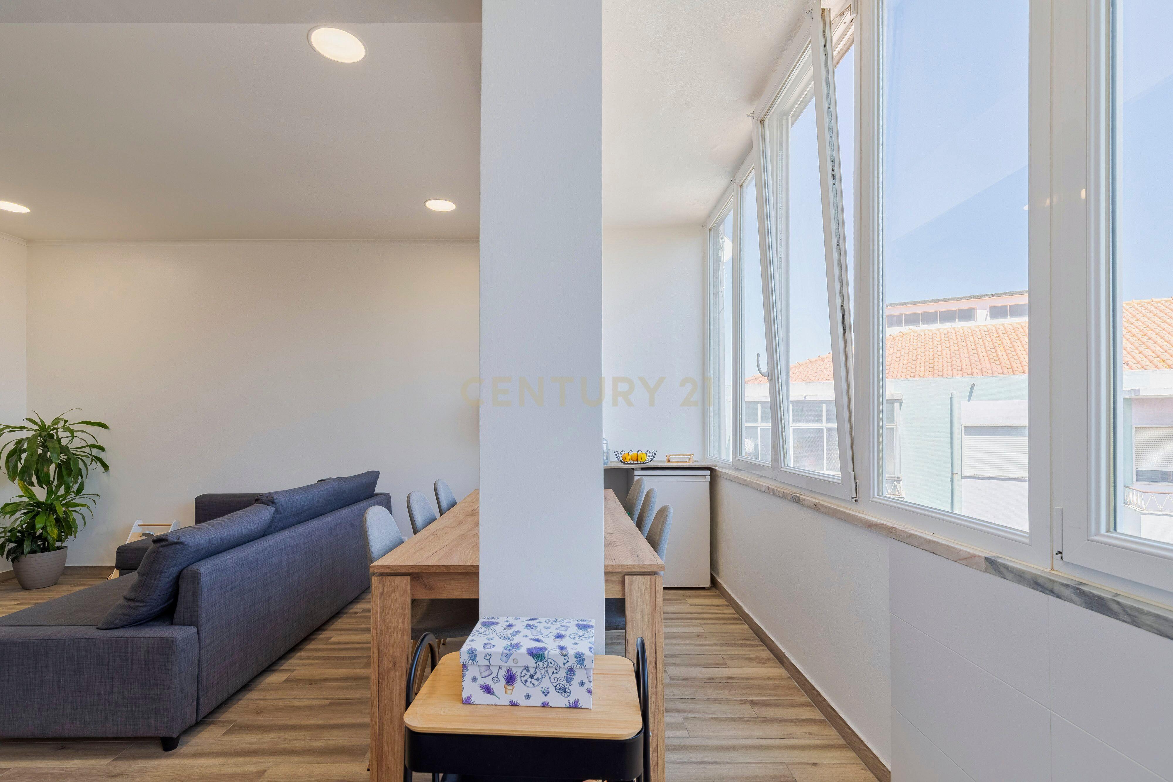 Fotografia 8 de Apartamento T3 com varanda  no Feijó