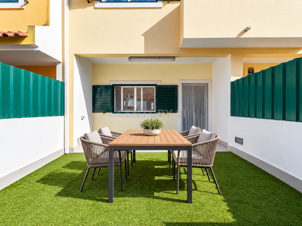 Moradia em Banda T3+1 com quintal e garagem em Zona Tranquila – Bacelos de Gaio, Seixal - Image 7
