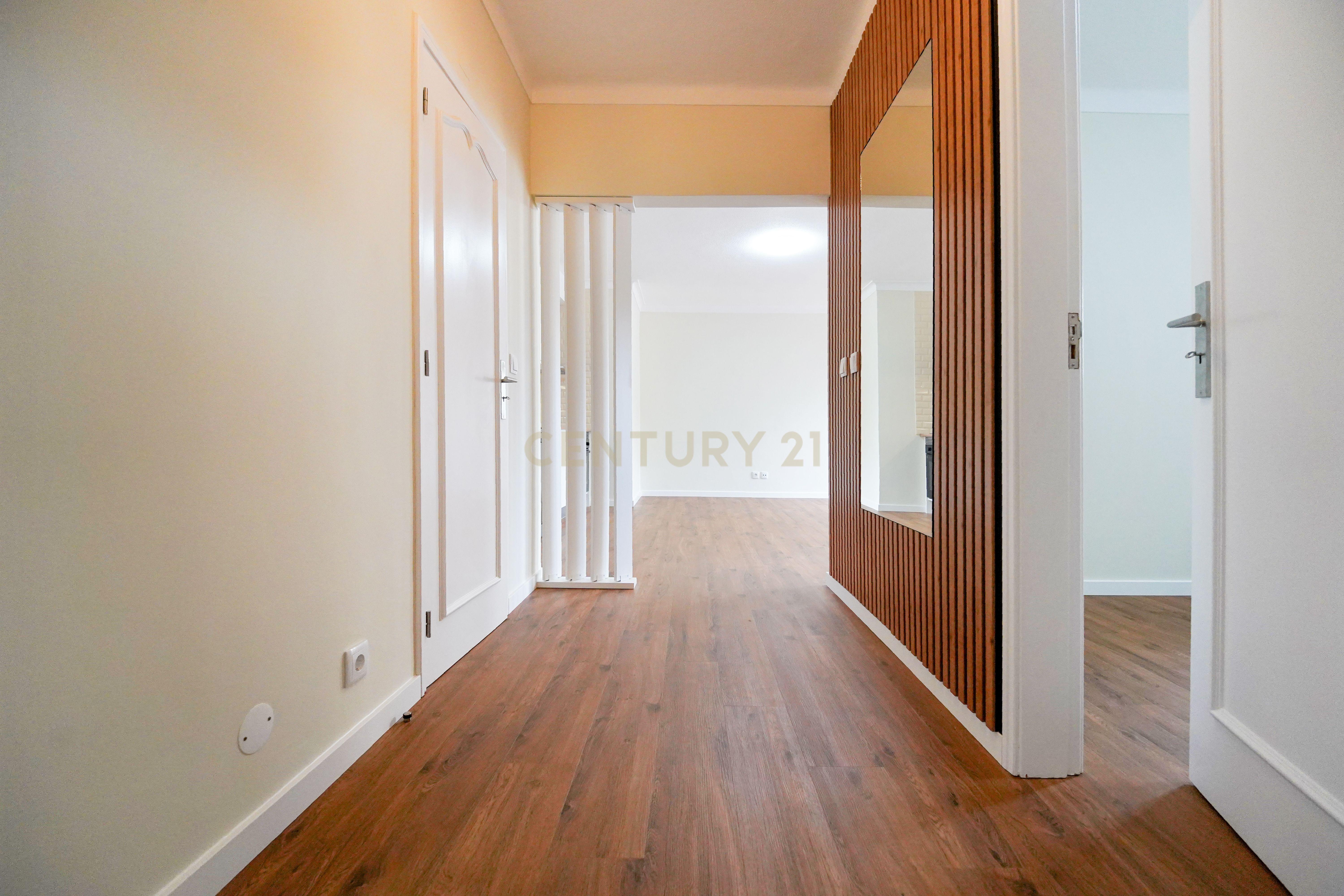 Fotografia 5 de Apartamento T2 Renovado em Buarcos, perto da Praia