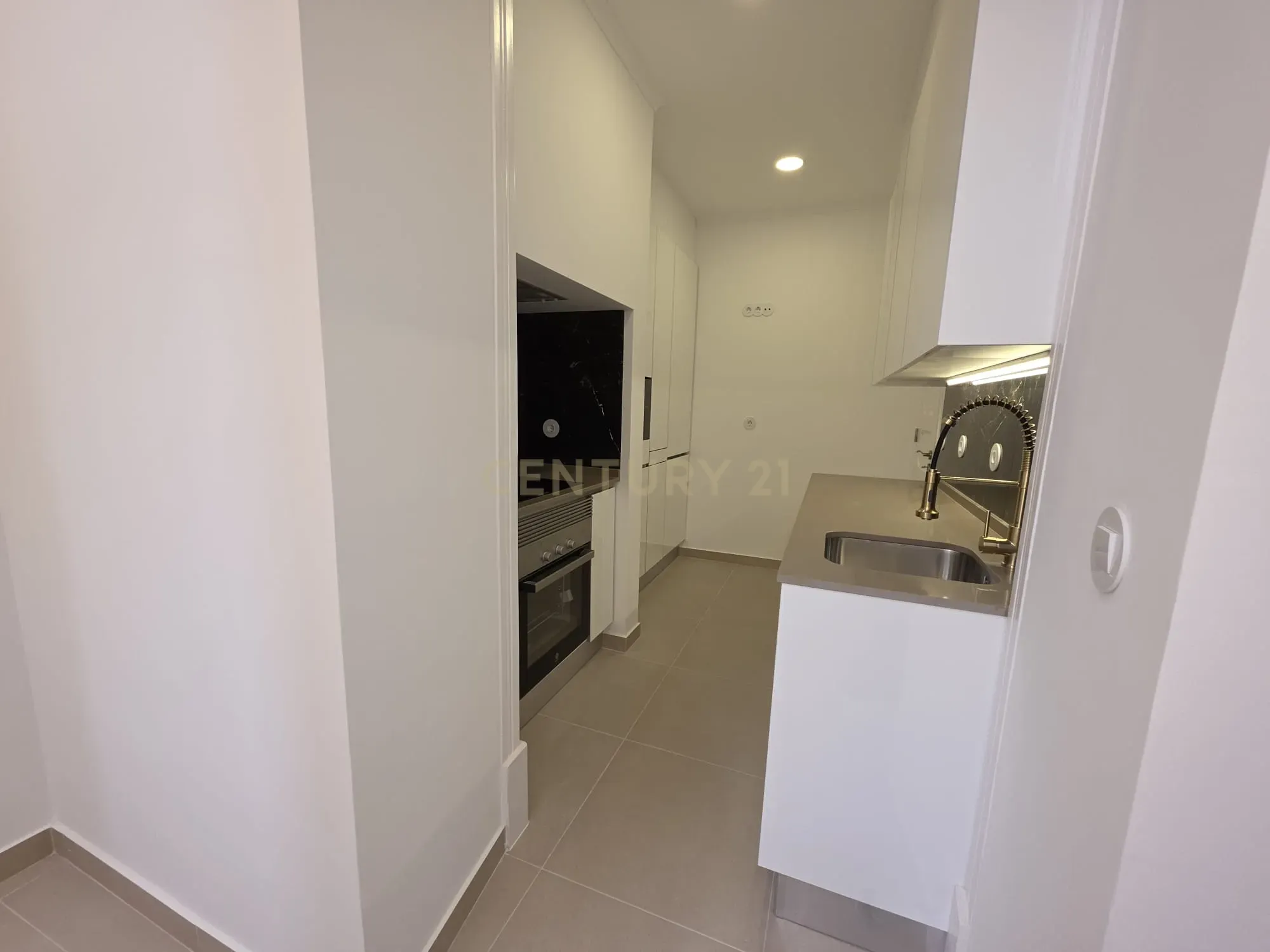 Fotografia 4 de Apartamento T3  Renovado na Penha de França, Lisboa