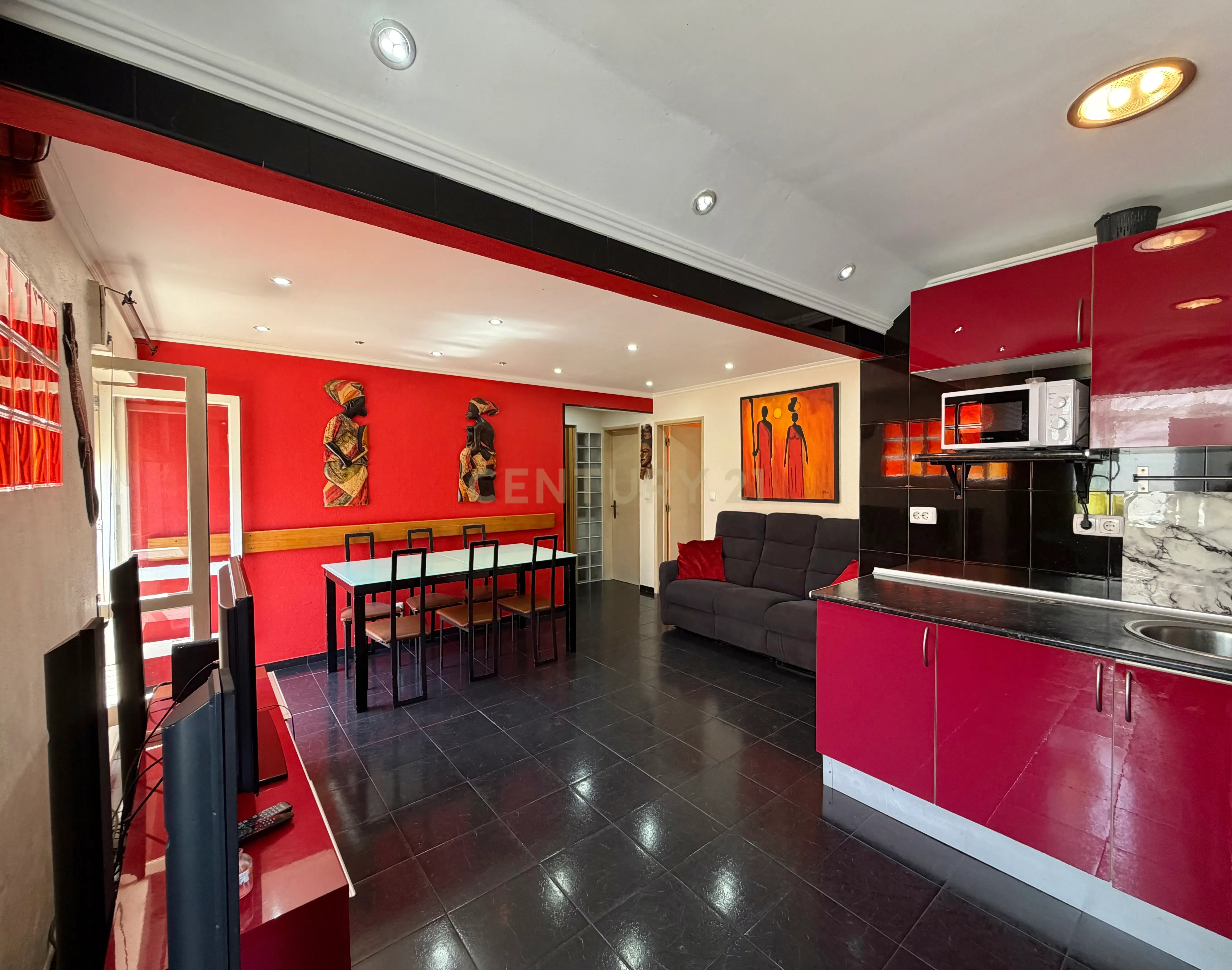 Fotografia 4 de T4 Remodelado no Laranjeiro | Localização Privilegiada e Excelente Potencial de Valorização