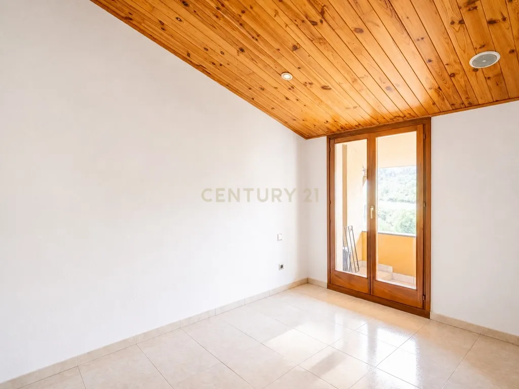 Crie a casa dos seus sonhos: duplex com terraço e múltiplas possibilidades. - Image 17