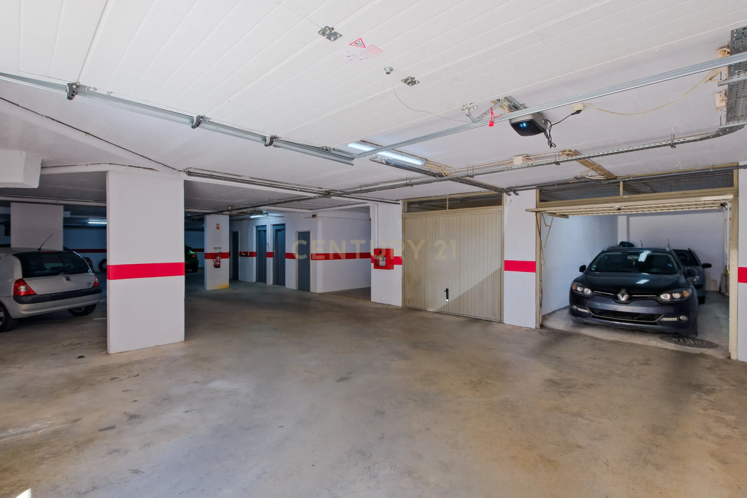 Duplex em Lisboa, Sintra: Espaço e Conforto com Vista Serra Sintra - Image 42