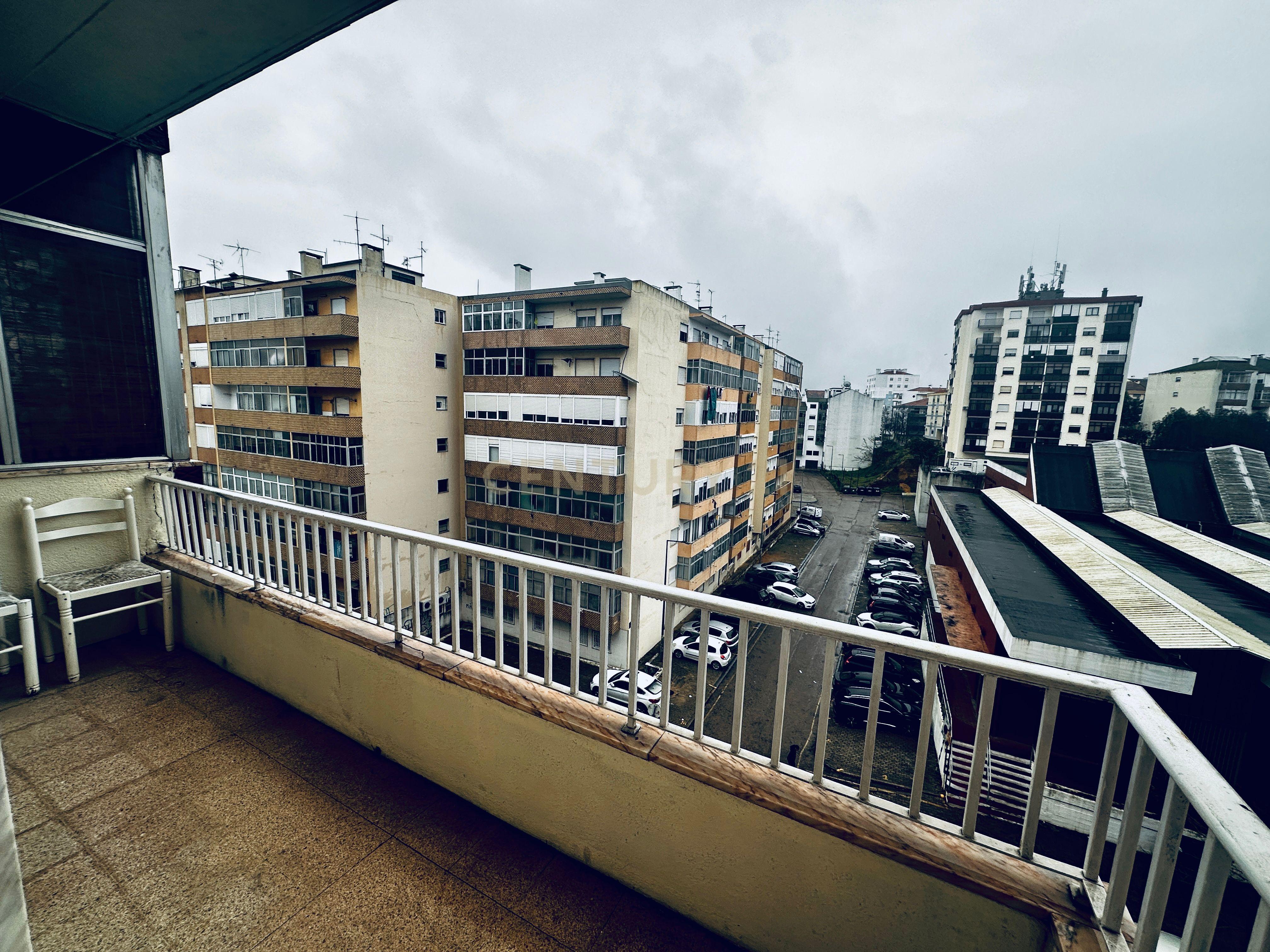 Apartamento T2 em Arrentela - Paio Pires - Seixal - Lisboa - Boa Localização - Image 2