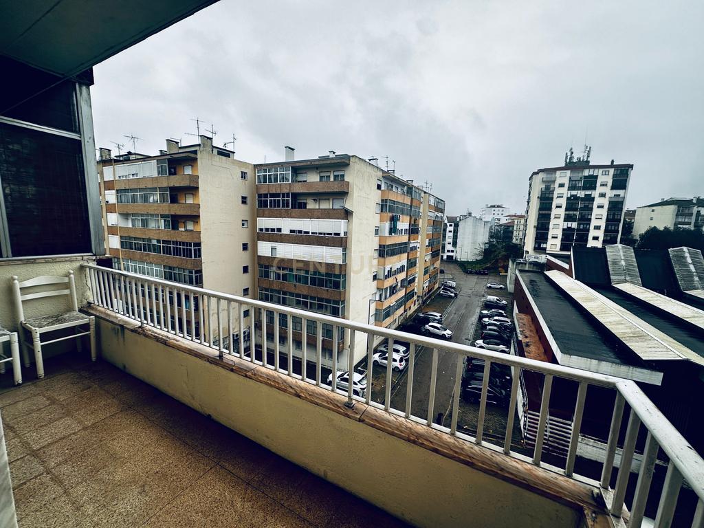 Apartamento T2 em Arrentela - Paio Pires - Seixal - Lisboa - Boa Localização - Image 2