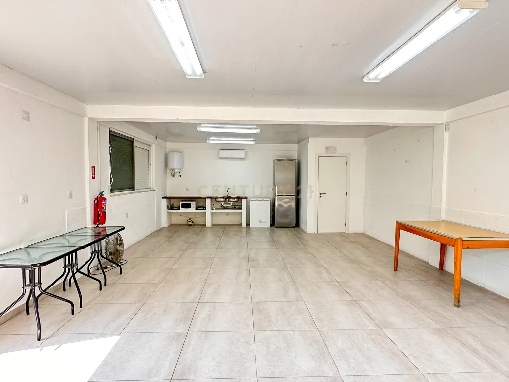 Quinta com 13.000 m² - Alojamento Local e espaço industrial licenciado – Poceirão, Palmela - Image 38