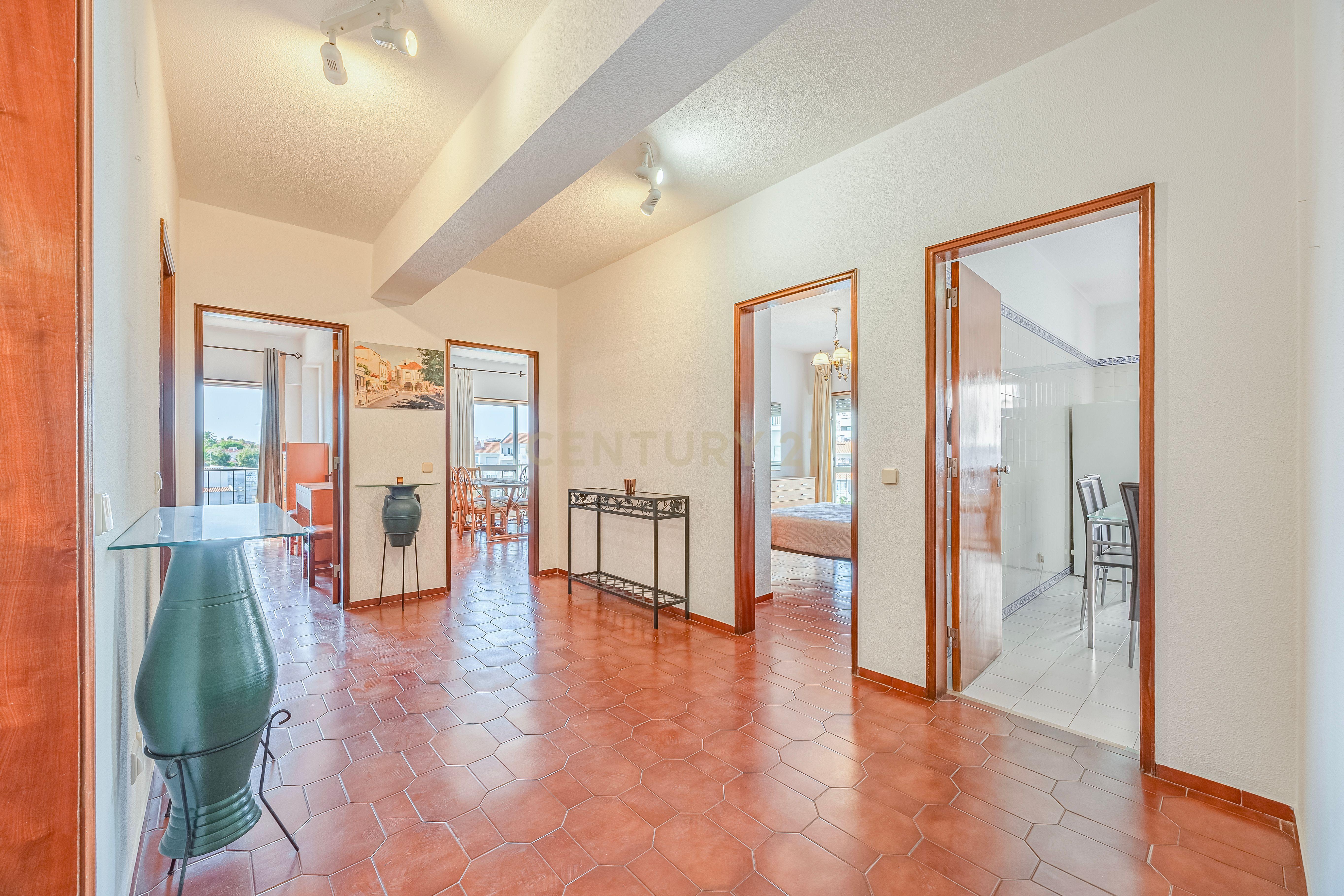 Fotografia 3 de Apartamento T2 Excelente com Duas Varandas e  Exposição Solar privilegiada