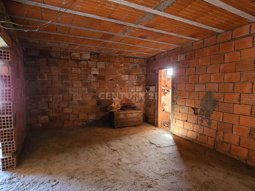 Moradia com Vista Desafogada e Potencial para Duas Habitações Independentes – Ilhas, Arraiolos Évora - Image 31