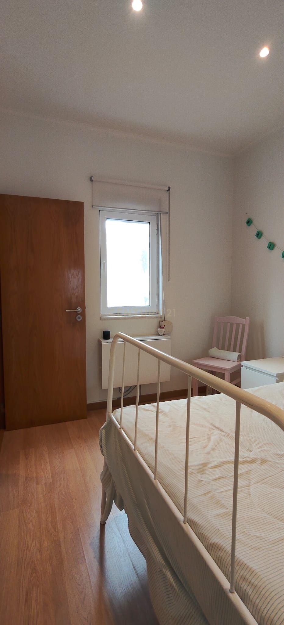 Fotografia 11 de Apartamento T2 com Vista Mar em Cruz Quebrada, Oeiras