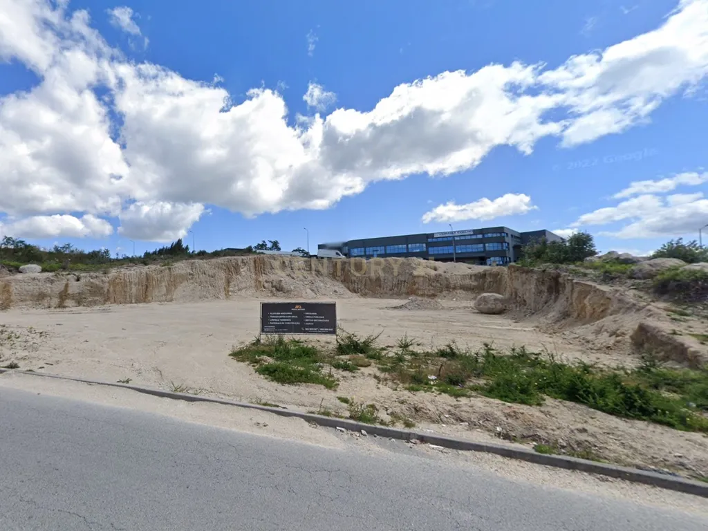 Terreno industrial de grandes dimensões, com 7 069m2, no Polo 6, em Freamunde, Paços de Ferreira - Image 9