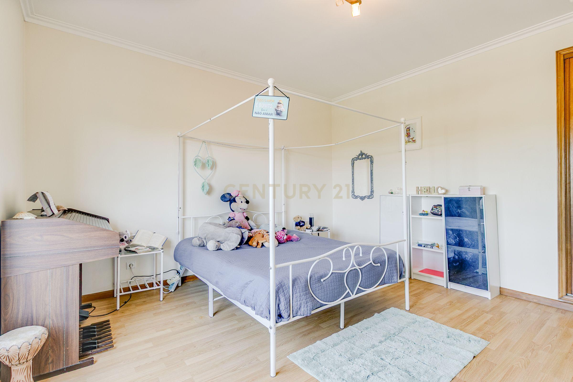 Moradia Rural T4 com Piscina e Jardim — Entre Setúbal e Lisboa - Image 24
