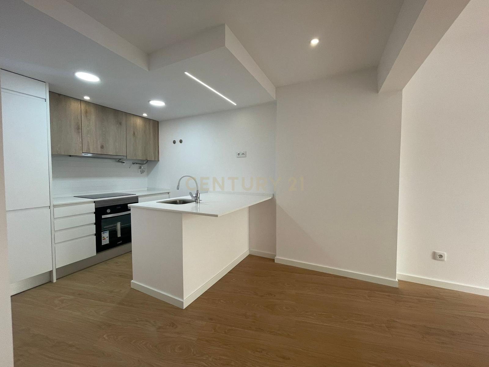 Apartamento T1 em Oeiras: Totalmente Renovado - Image 2