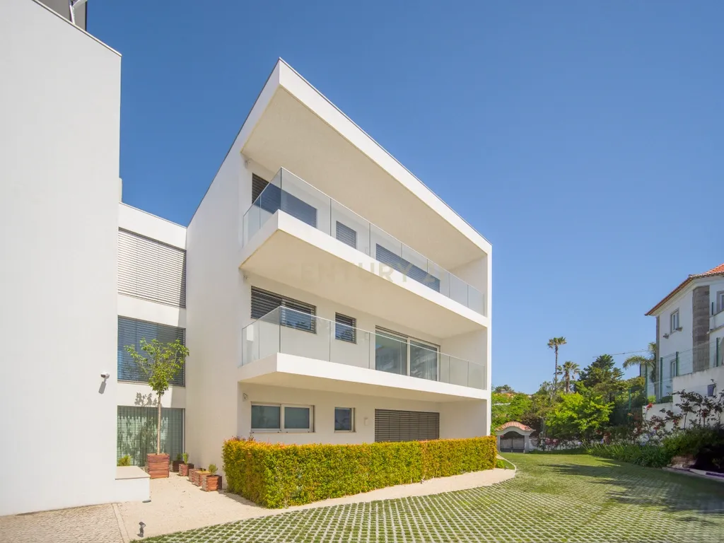 Apartamento T4 com Vista Mar em Condomínio Privado – Monte Estoril - Image 42
