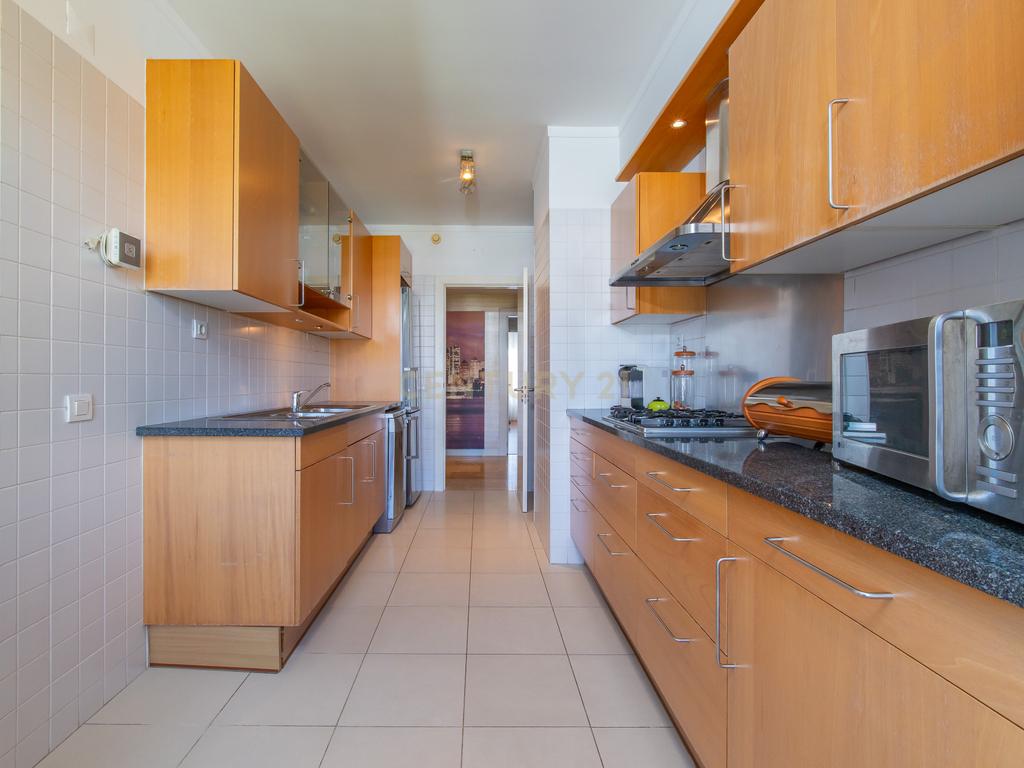 Apartamento T2 de Luxo Mobilado para arrendamento no Condomínio Pateo Central - Image 20