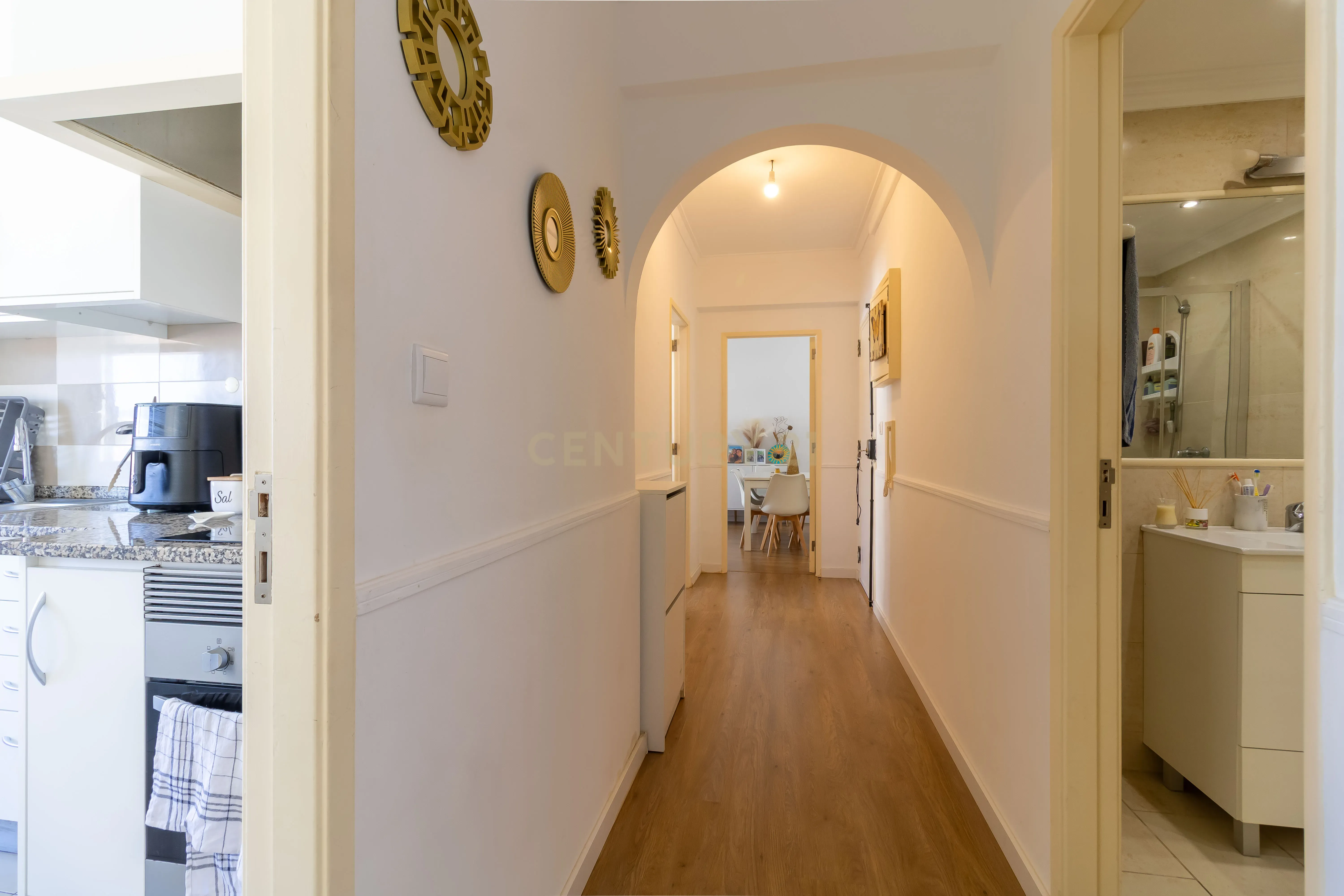 Fotografia 5 de T2 em Agualva-Cacém | 4.º andar com elevador | Excelente localização | Ideal para habitação ou investimento