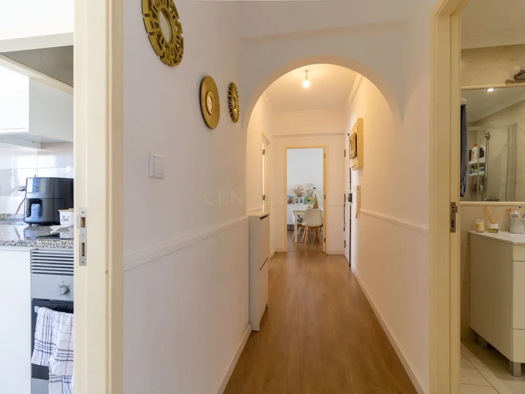 T2 com Excelente Localização em Agualva-Cacém | Ideal para Habitação Própria ou Investimento - Image 5