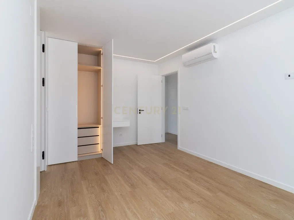 A Sua Nova Casa Está Pronta para Habitar! 🌊🏡 Moradia Nova T3 Aroeira À Beira da Praia da Fonte da Telha, na Prestigiada Aroeira - Image 8
