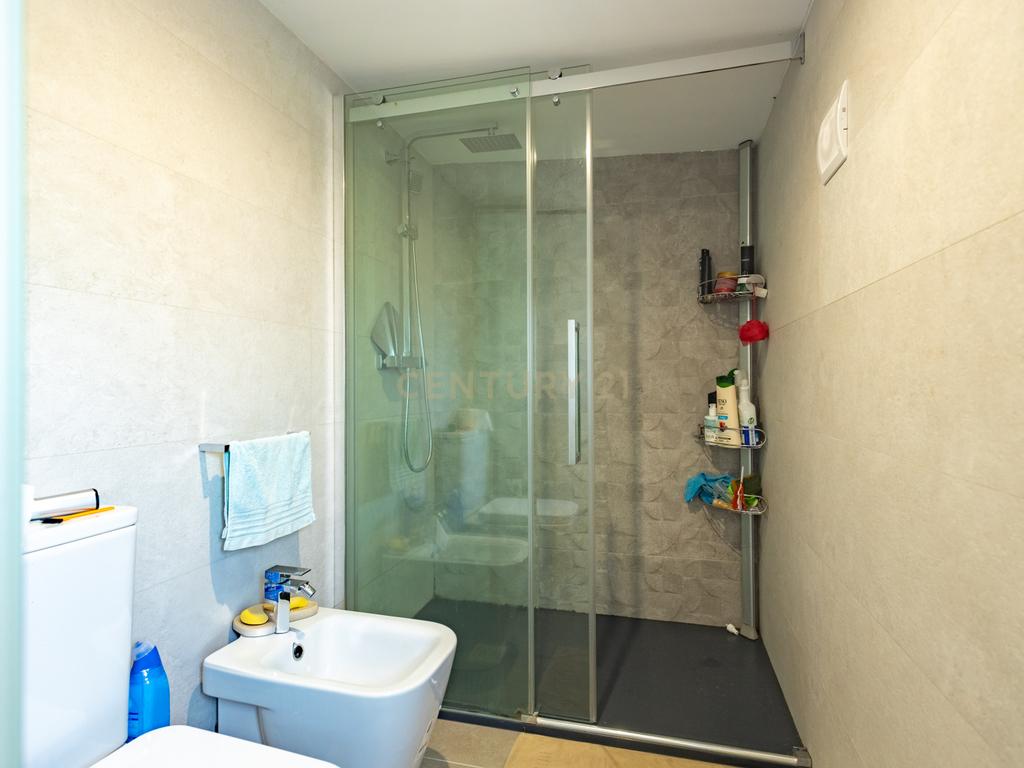 Moradia Renovada em Marco de Canaveses com restaurante no piso inferior - Image 12