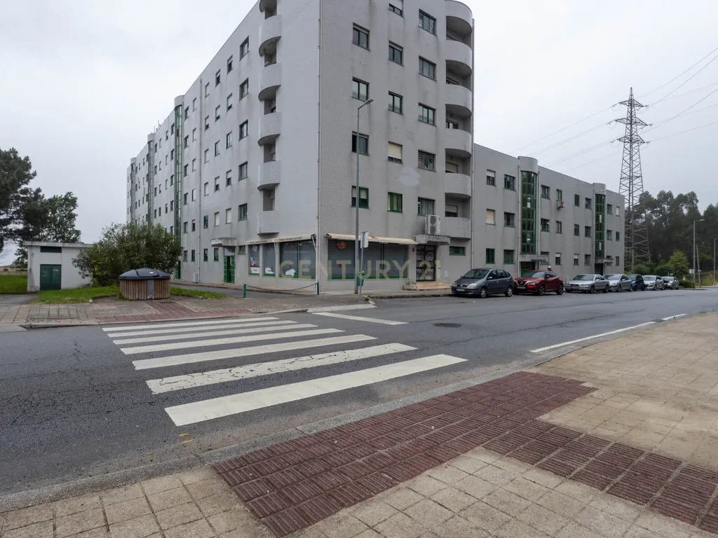 Fantástico Apartamento T2 com Lareira, Varanda e Lugar de Garagem | Fânzeres – Gondomar - Image 26