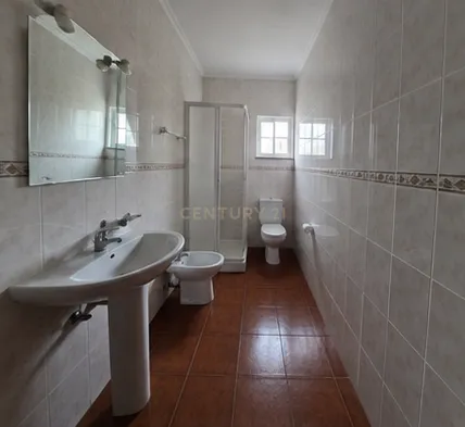 Casa localizada em Viana do Alentejo com 3 Quartos - Image 7