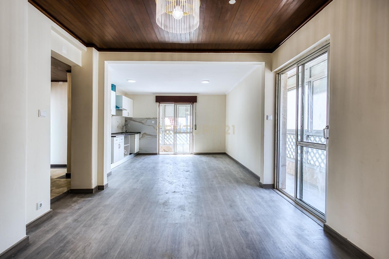 Apartamento T3 em Falagueira-Venda Nova, €420.000