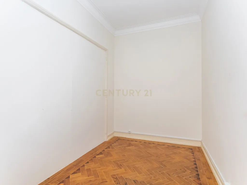 Apartamento T2 em Avenidas Novas, Lisboa - Image 19
