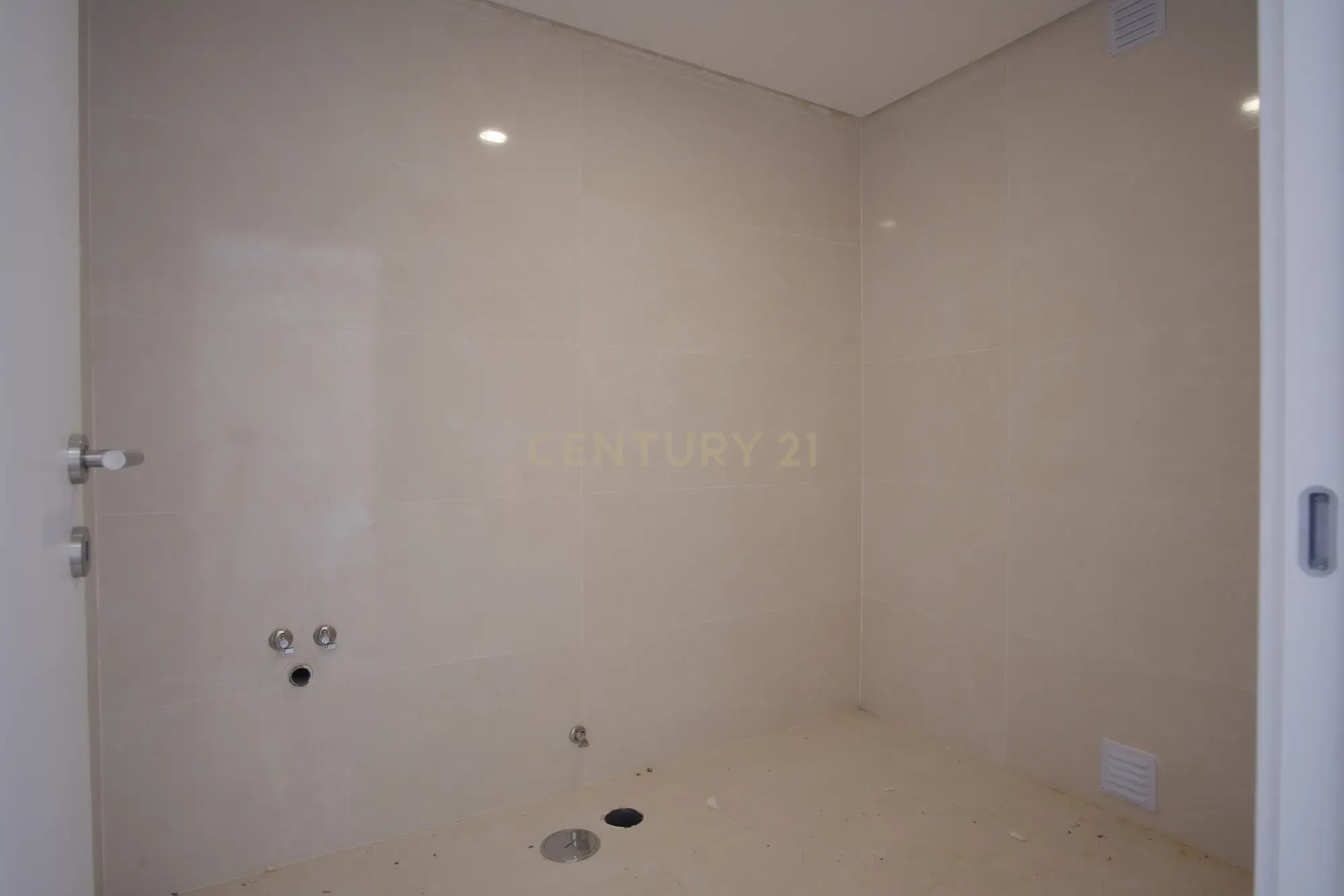 🌿 Moradia de Sonho Pronta a habitar na Avenida do Mar T5 com piscina – Aroeira - Image 20