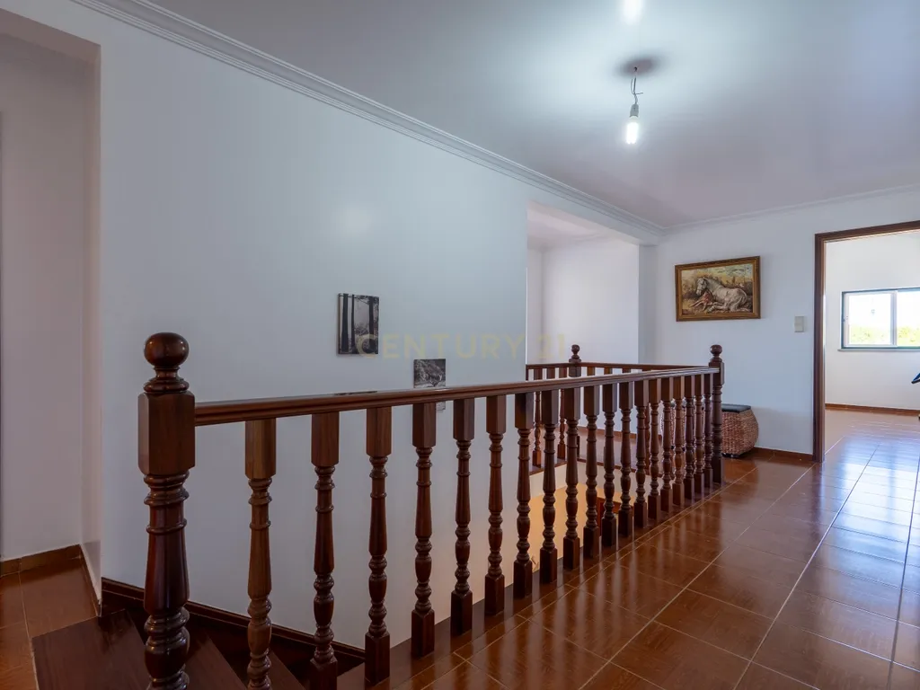 Espaço, Natureza e Tranquilidade: Moradia T6 em Cabril - Image 18