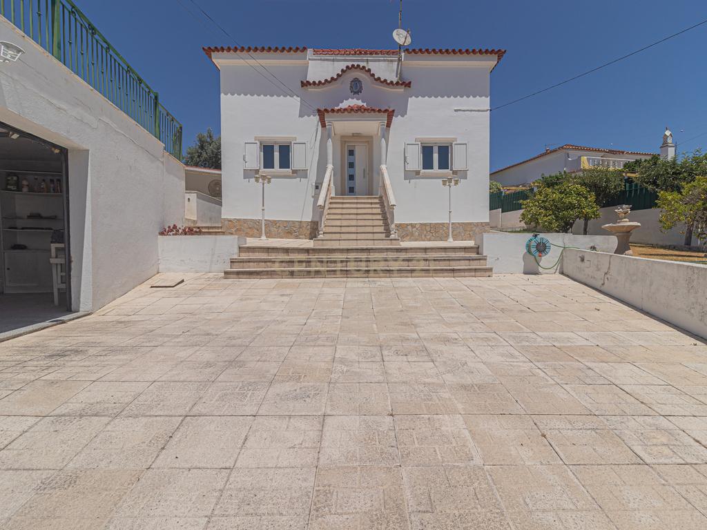 Moradia T4 em Vila Nova - Bucelas - Image 2
