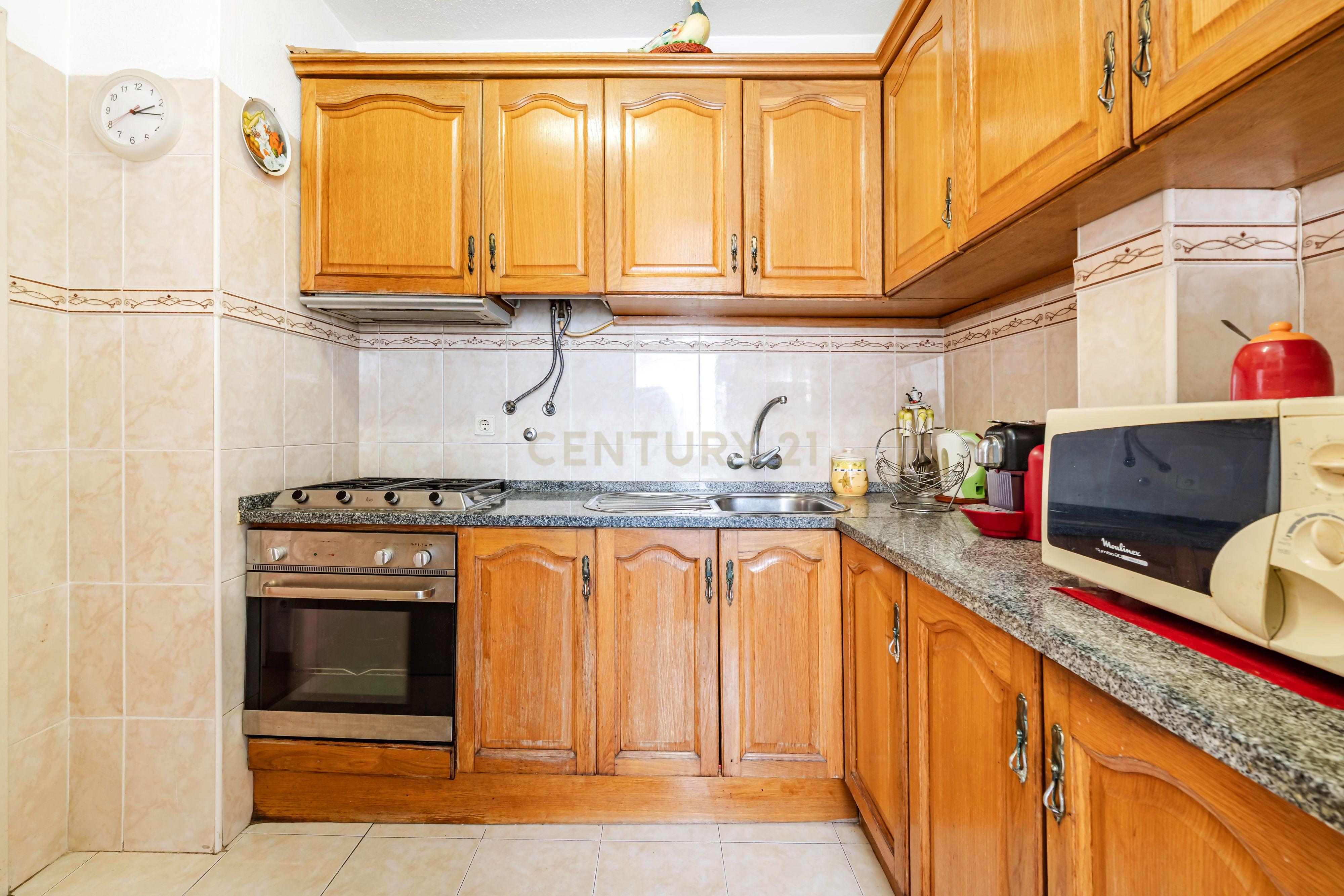 Fotografia 8 de Apartamento T2 em Bom estado de conservação no Bairro Padre Cruz, Carnide