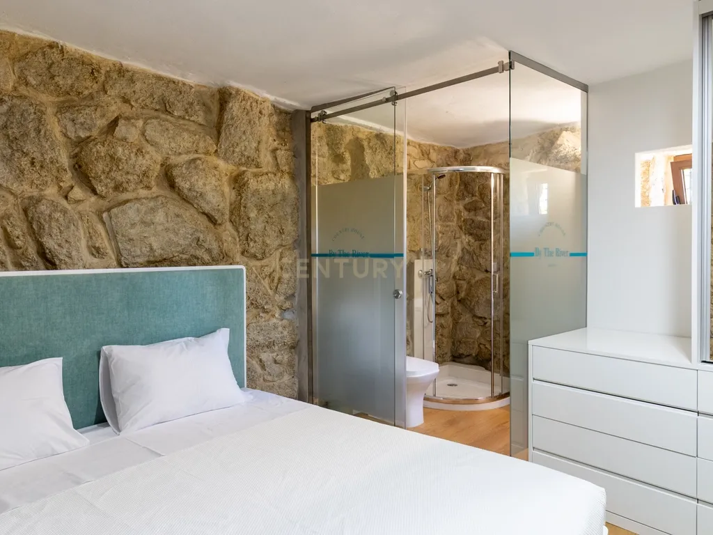 Um Refúgio no Gerês com 2 casas junto ao Rio - Image 38