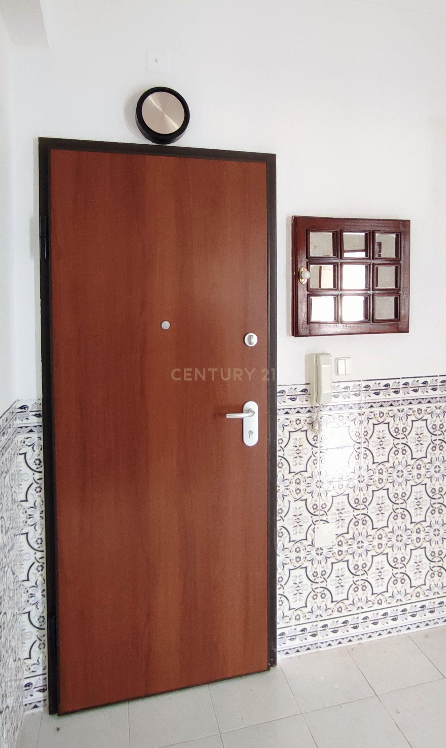 Apartamento T2 Centro Barreiro - Image 4