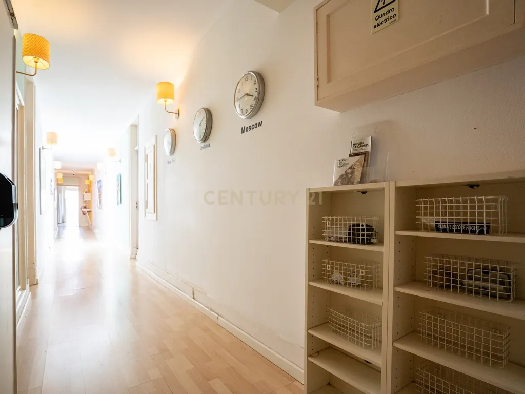 Apartamento Único com Vista sobre o Campo Pequeno – Lisboa - Image 34