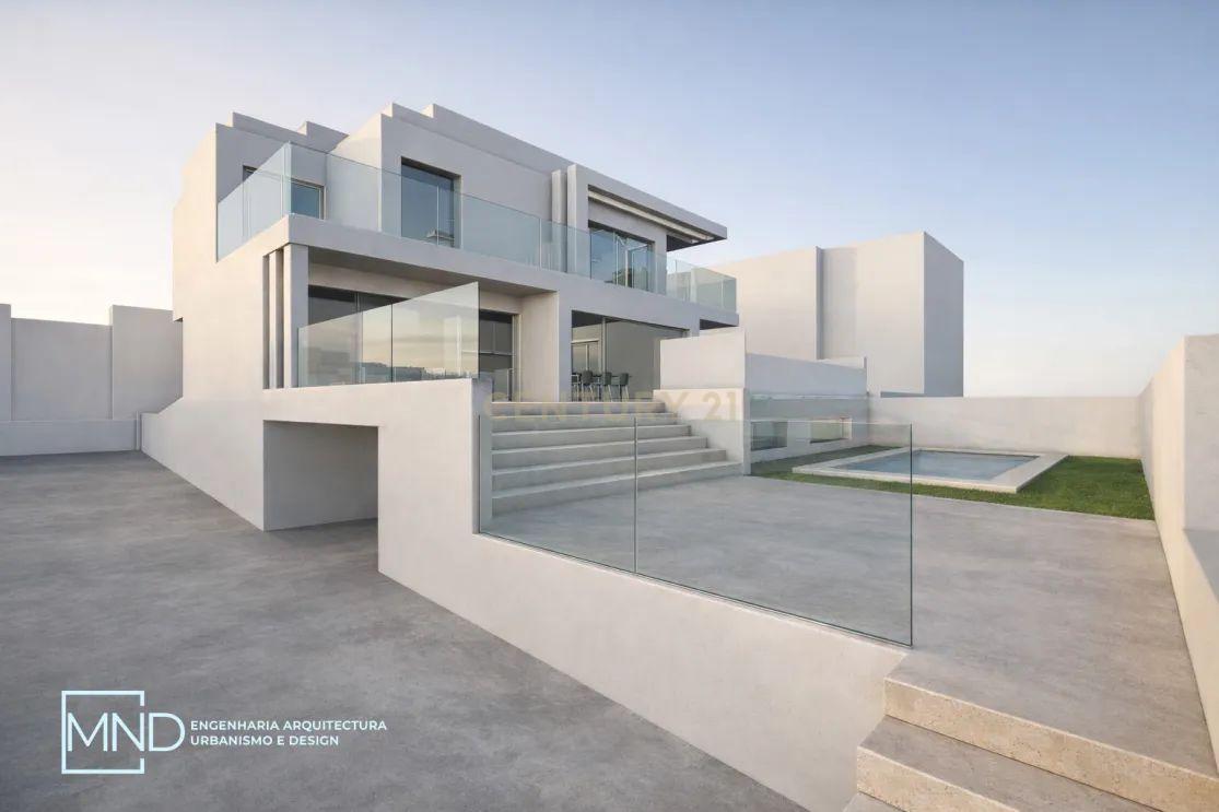 Fotografia 4 de Moradia T4 em pré-construção com piscina aquecida e rooftop na Urbanização Paraíso — Peniche