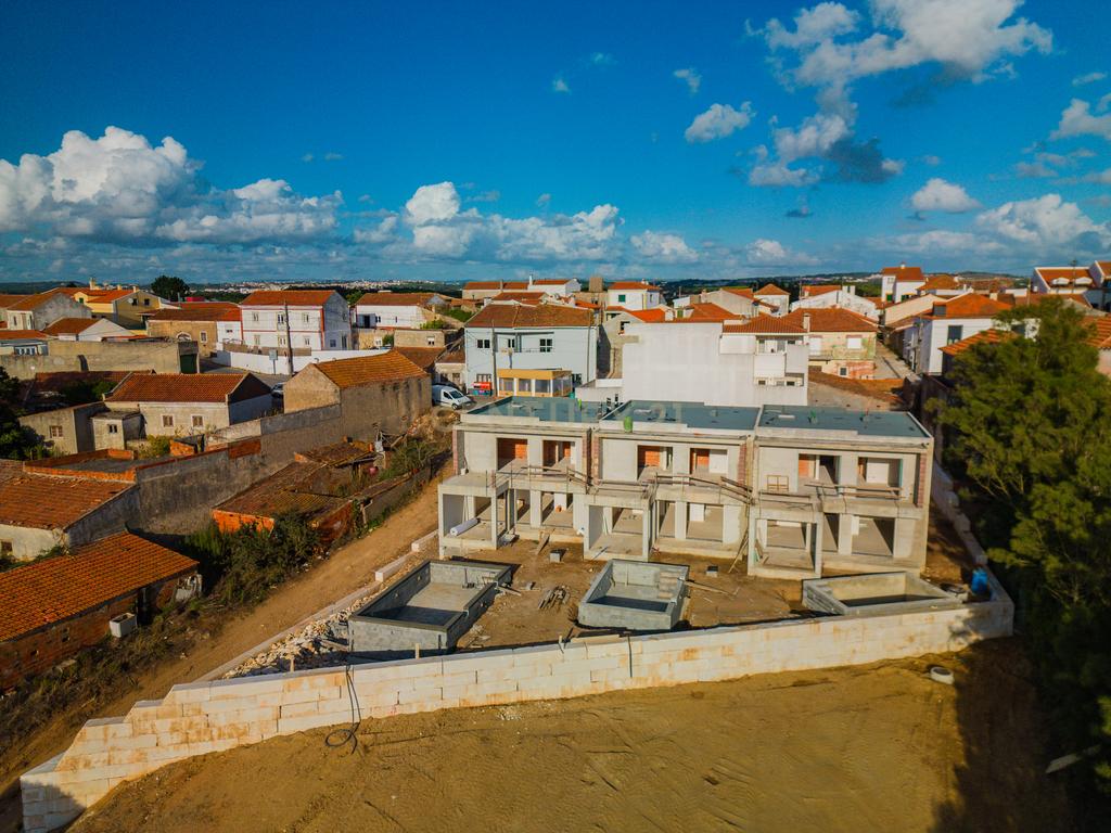 Moradia T3 com Piscina | Vista Lagoa de Óbidos e Foz do Arelho - Image 3