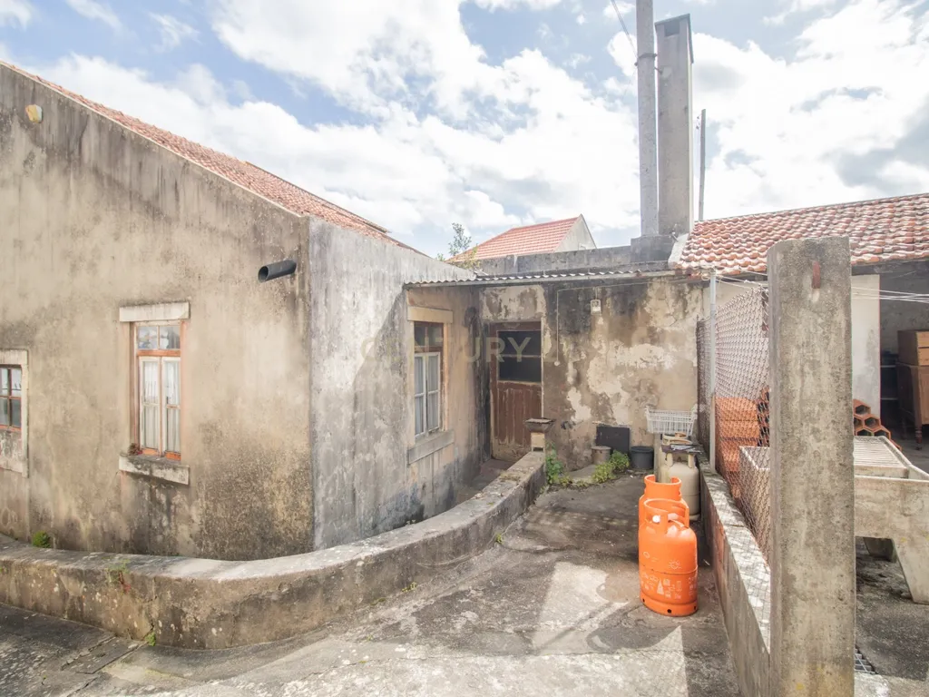 Casa antiga para recuperar com terreno e árvores de fruto, Alhadas, Figueira da Foz. - Image 22