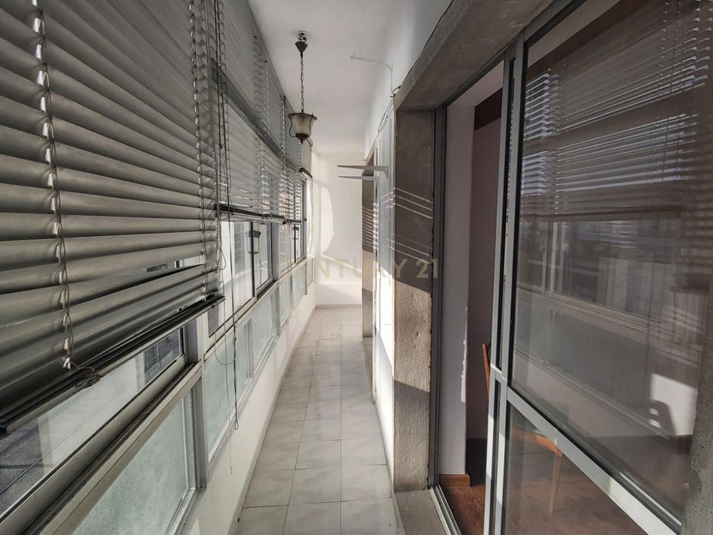 Apartamento T2 em Almada na Av. Nuno Alvares Pereira. - Image 9