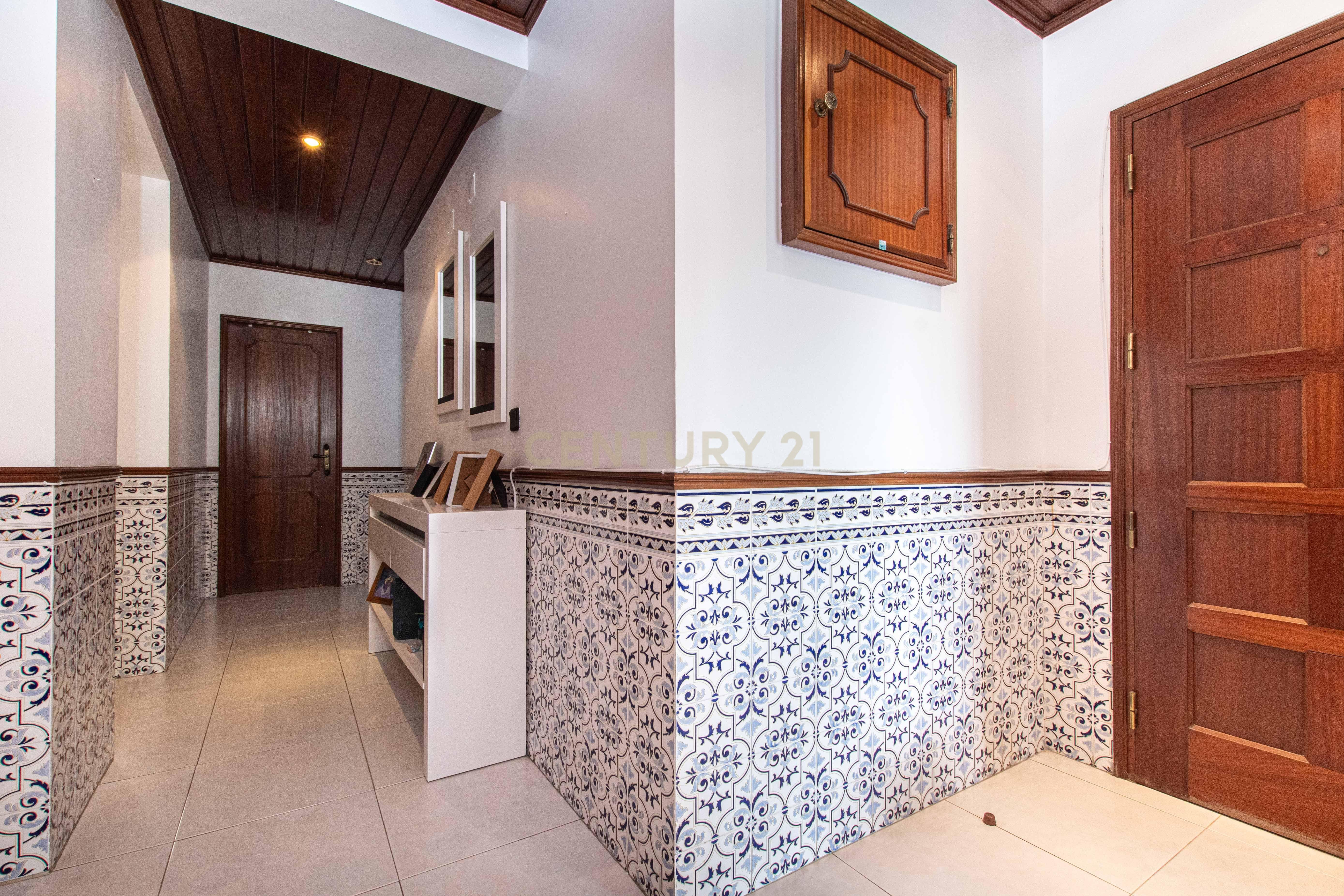 Fotografia 10 de Apartamento T3 com Excelente Luminosidade | 110 m² | 2 WC | Elevador | Agualva-Cacém