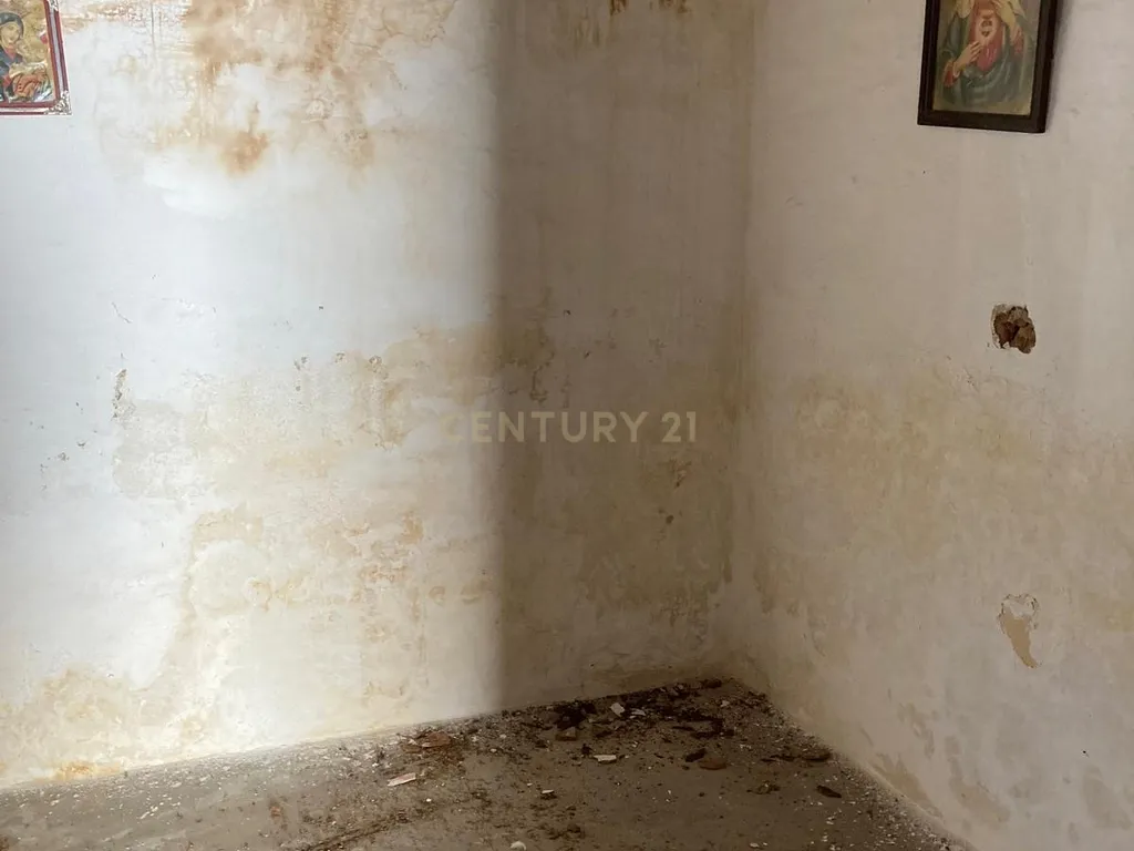 Moradia tradicional para recuperação no coração do Alto Alentejo - Image 14