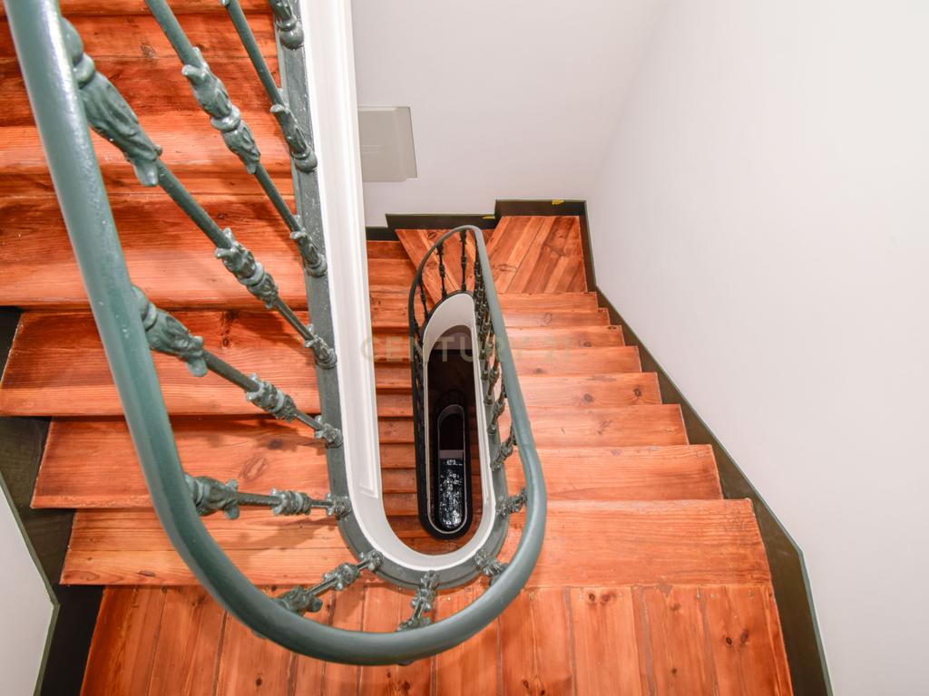 Duplex em prédio totalmente reconstruído, com acabamentos de excelência - Image 14