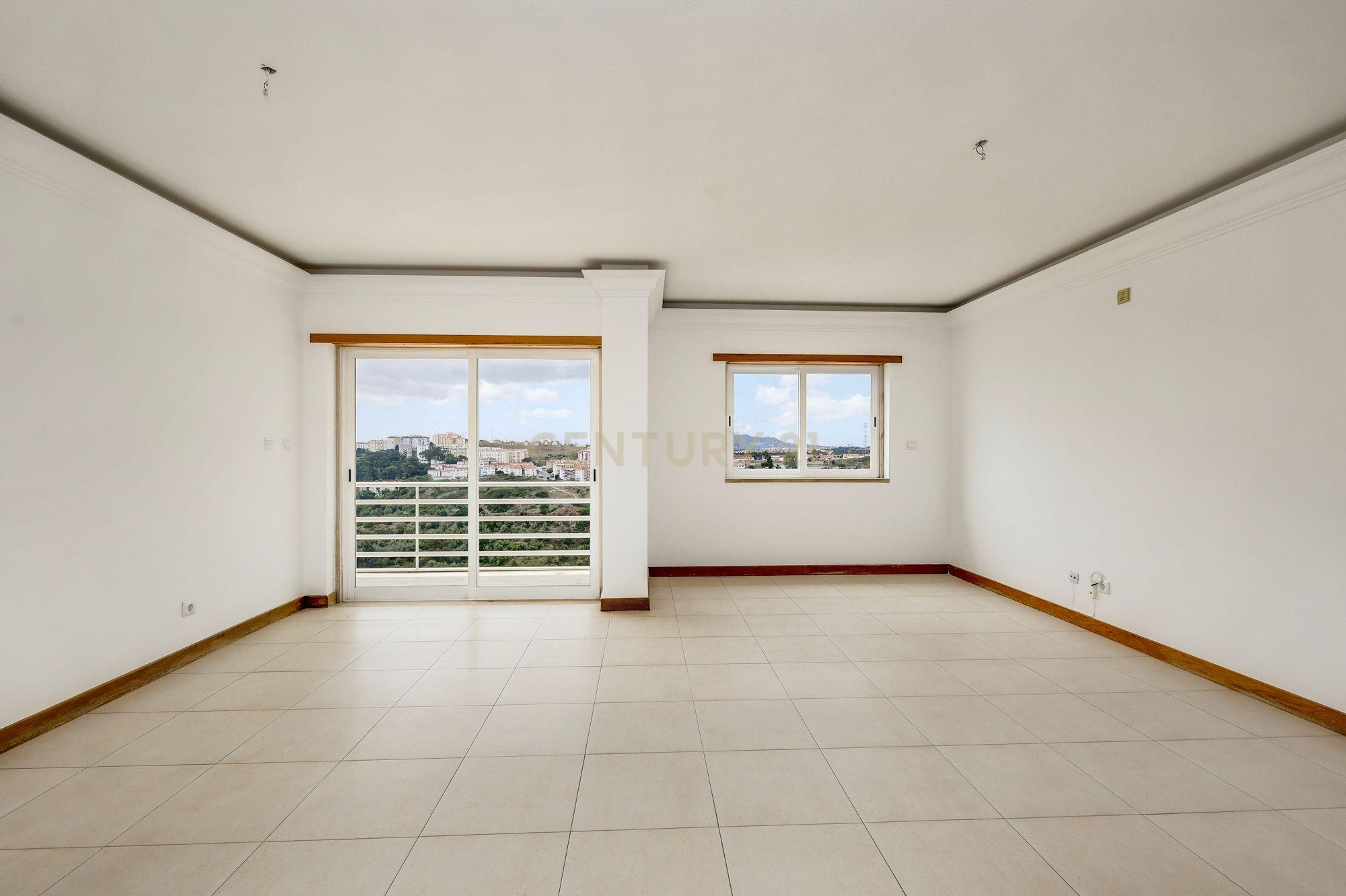 Fotografia 10 de Apartamento T3 na Serra das Brancas, com box de 67m2 e arrecadação.